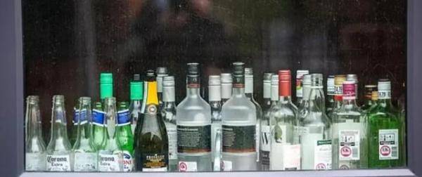 开新|英国大学生们想出新玩法！开新冠派对：不确诊不让进