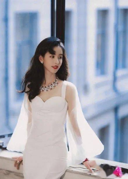 短发|2020 秋冬发型趋势，风情万种都是你