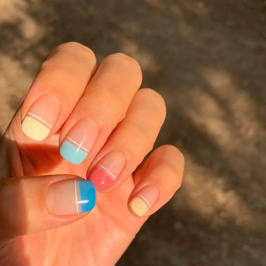 款式|赶紧存图！40款秋冬美甲，显白不挑人！