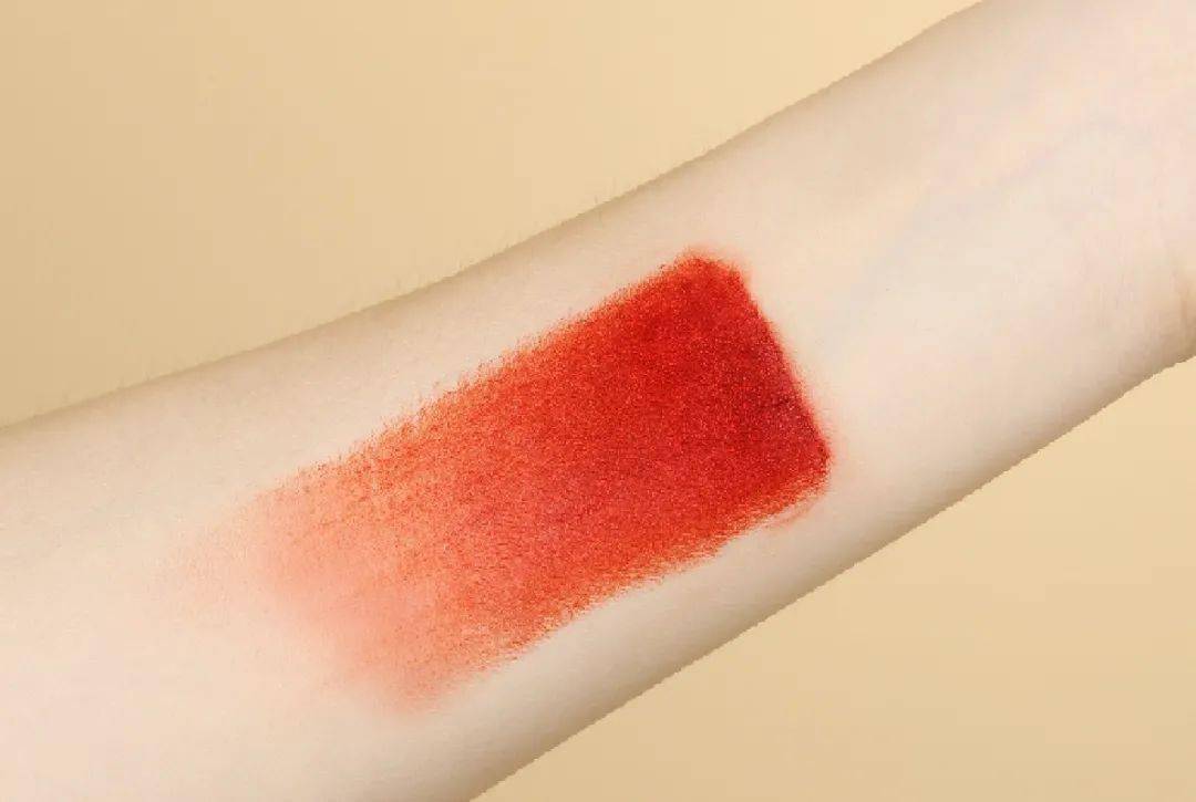 素人但|虽然是素人但没关系！这几支口红让你成为“合照杀手”！