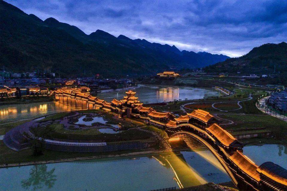 重庆黔江濯水景区:以创5a促文旅扶贫