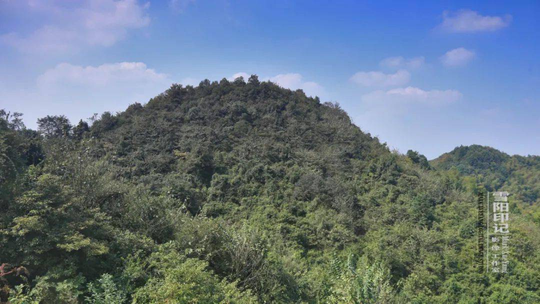 石牛长沙雪阳印记群峰逶迤山含黛神牛卧醉石牛仑