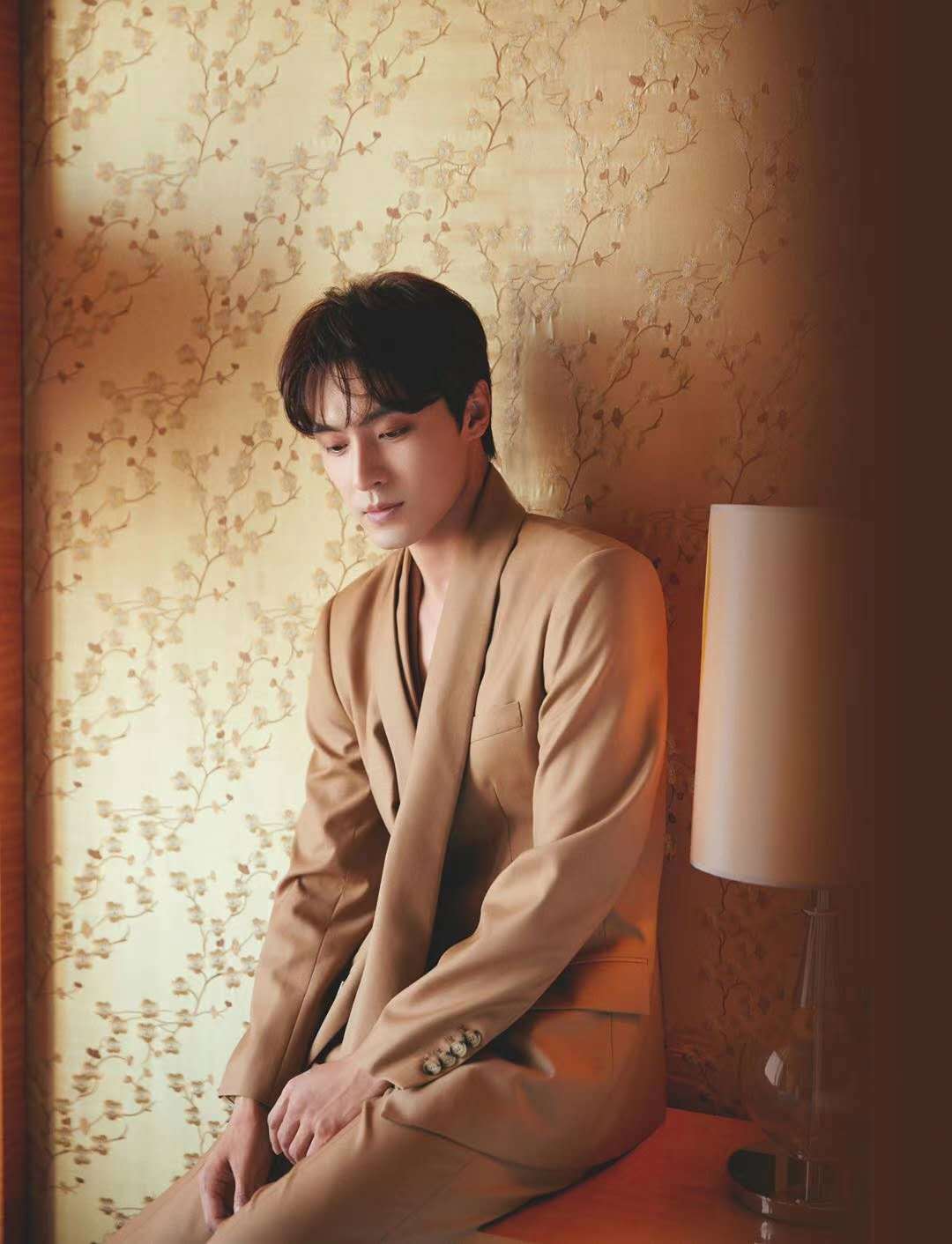 浅色|浅色西服为何如此受喜爱？