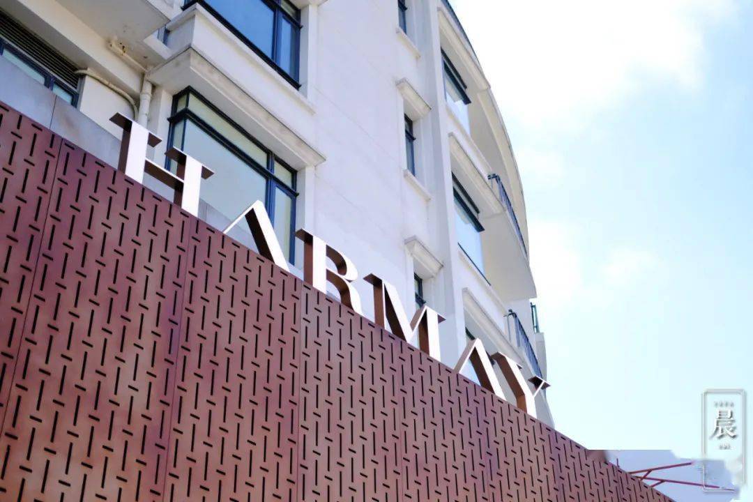 菜市场|新天地惊现美妆“菜市场”，水果和化妆品一起卖？| 小姐姐变美计划