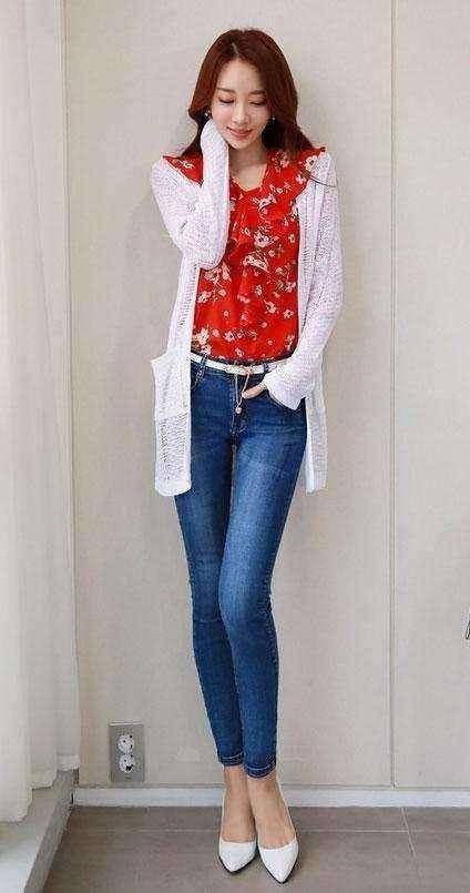 姑娘|街拍：靓丽清新的高颜值小姐姐，气质出众秀出好身材