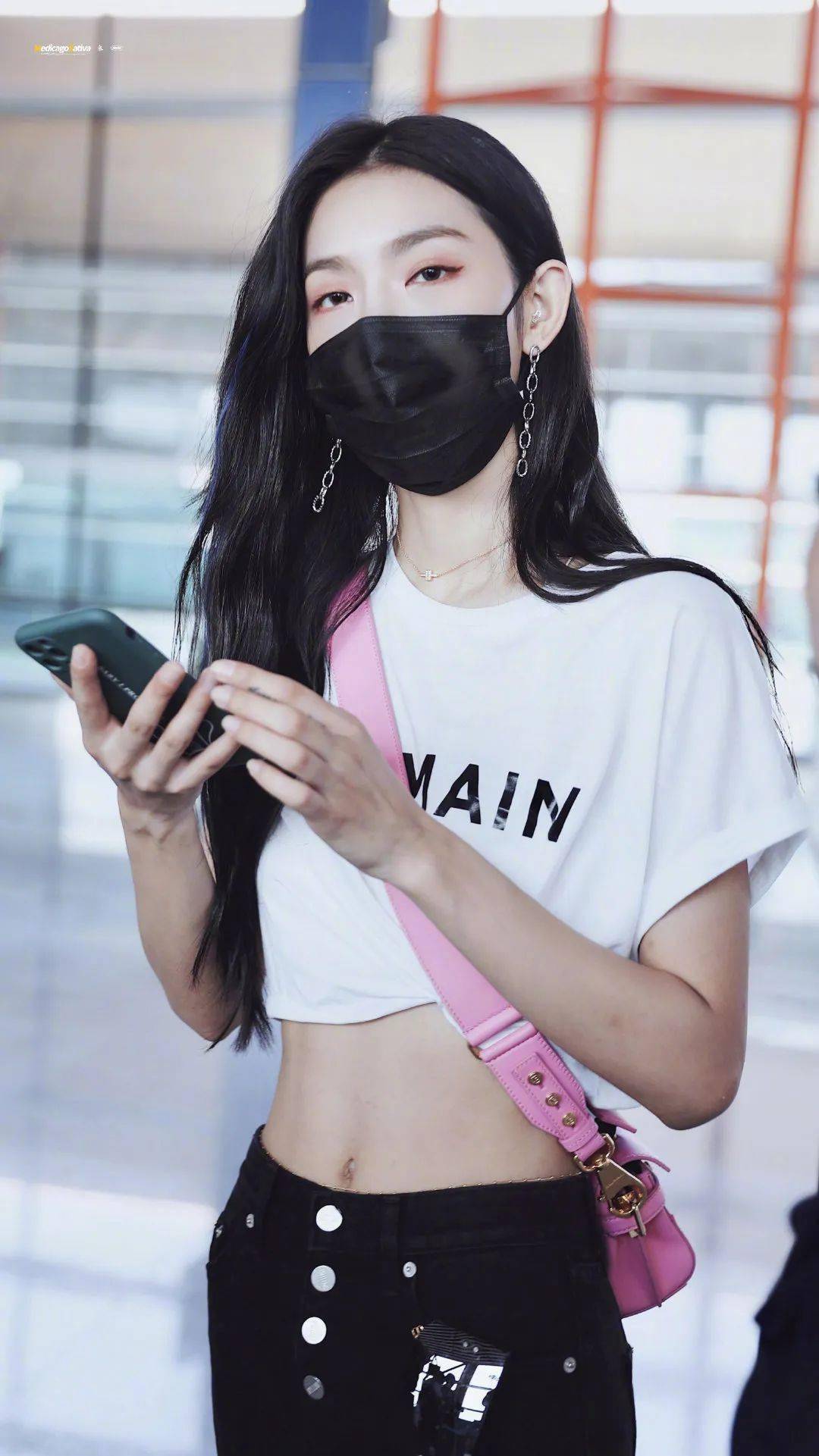 海豚|和妈妈戴情侣款的小海豚，真真是把珠宝戴到了起跑线上