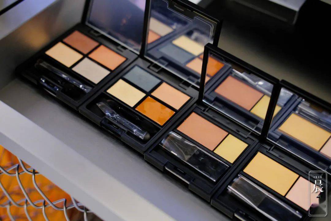 菜市场|新天地惊现美妆“菜市场”，水果和化妆品一起卖？| 小姐姐变美计划