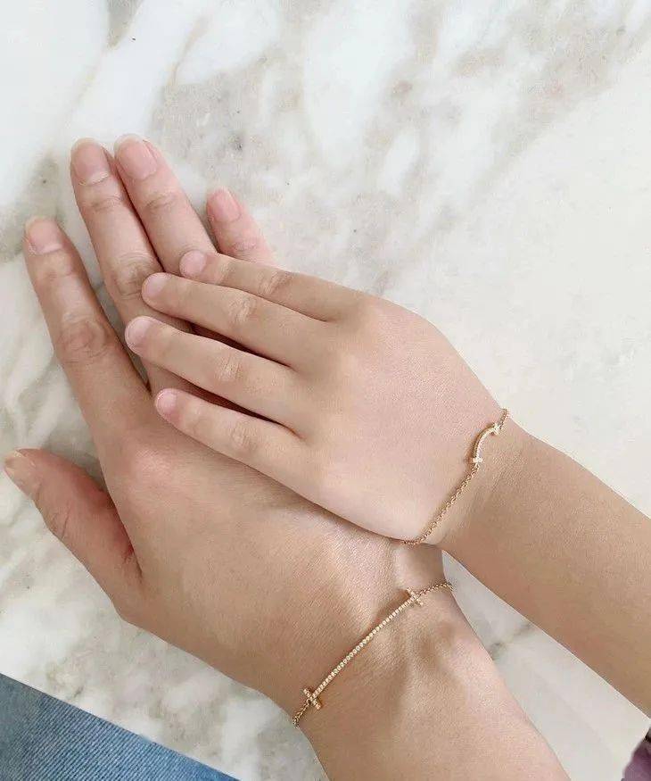 海豚|和妈妈戴情侣款的小海豚，真真是把珠宝戴到了起跑线上