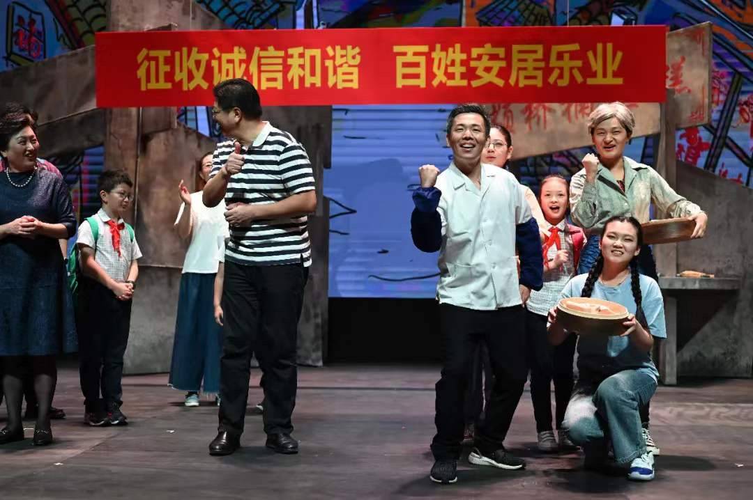 欧亿体育app下载：
上海颛桥老街旧改故事被搬上舞台 演员都是“颛桥黎民”