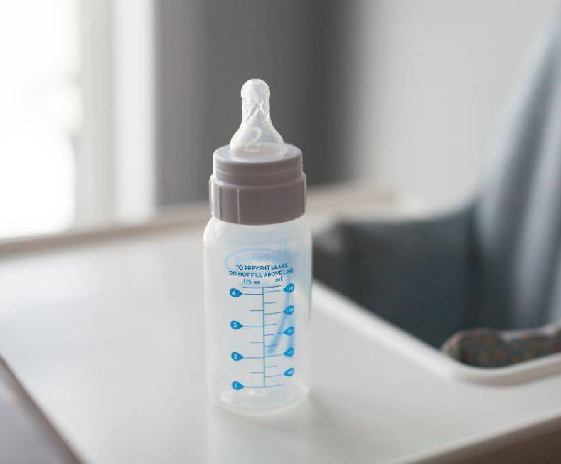 新生儿月子里需要几罐奶粉 9261acd6e5074ad88a6cfd696411076d.jpeg