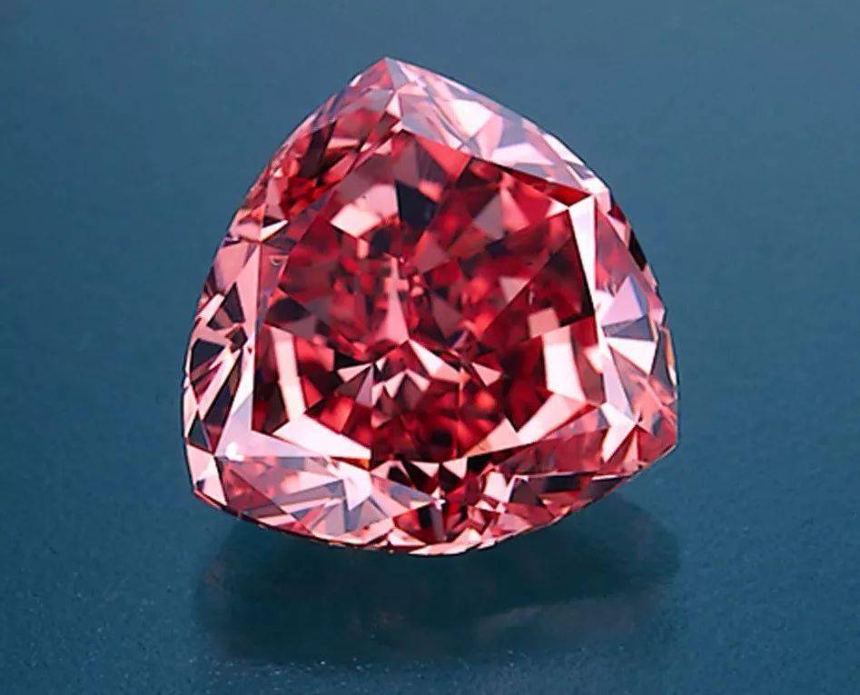 珠宝|【大象视界】刘銮雄随手卖点红酒到手5000万，这些才是富豪的传世之宝