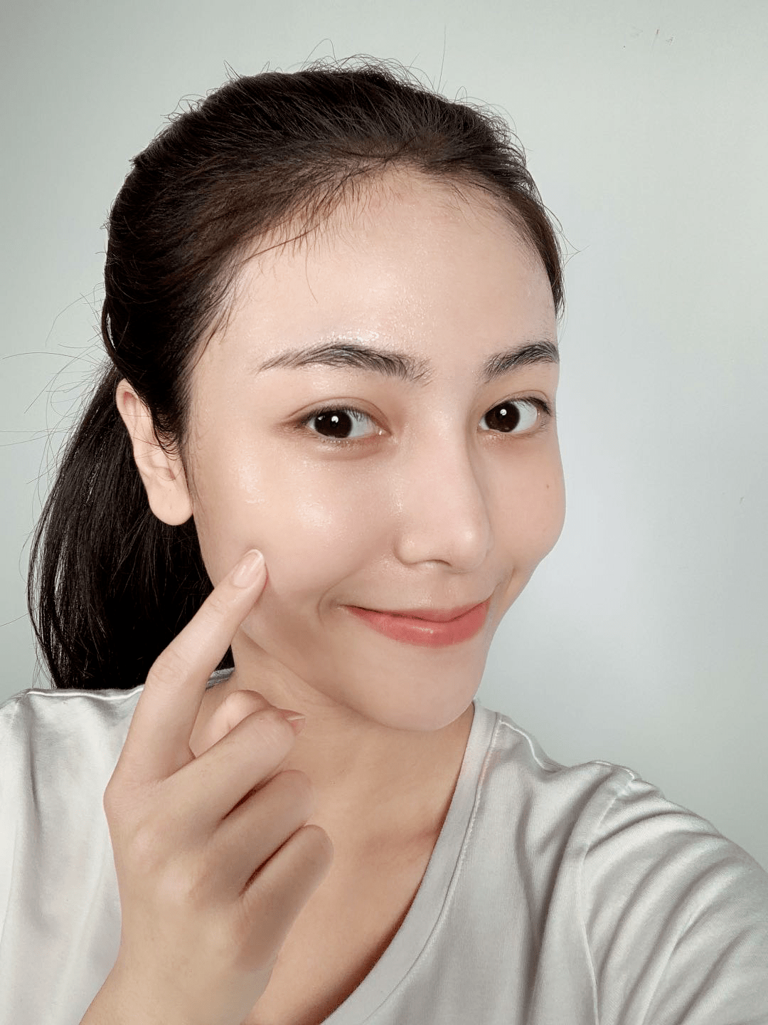 灰色交易|南韩女爱豆“灰色交易”被深扒！18岁出道通吃半个娱乐圈，千亿富豪5次求婚不下嫁：这女的好会玩！