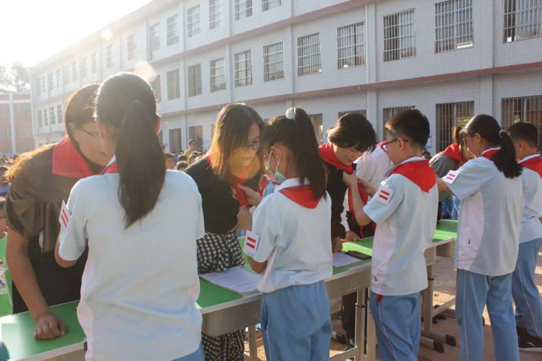 关爱未成年人龙门县平陵中心小学召开第一次代表大会暨少工委成立大会