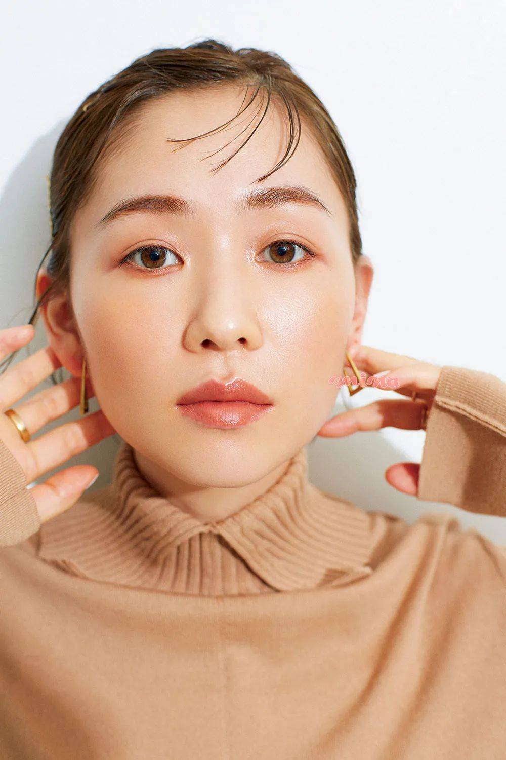 眼影|每刻美丨千国惠和高桥爱的秋日妆容 尽显成熟魅力