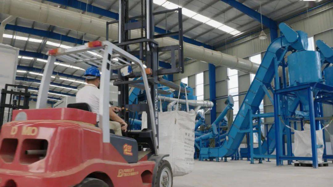 加水GDP_中国gdp增长图(2)