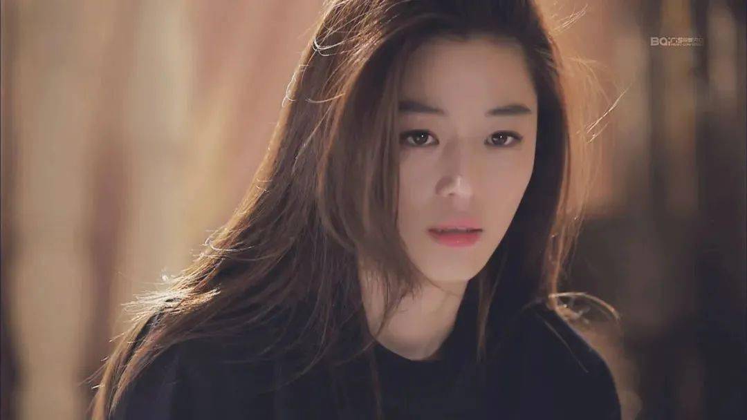 眼线|Jennie的爱心痣，金晨的“北斗七星妆”，原来有痣可以这么美