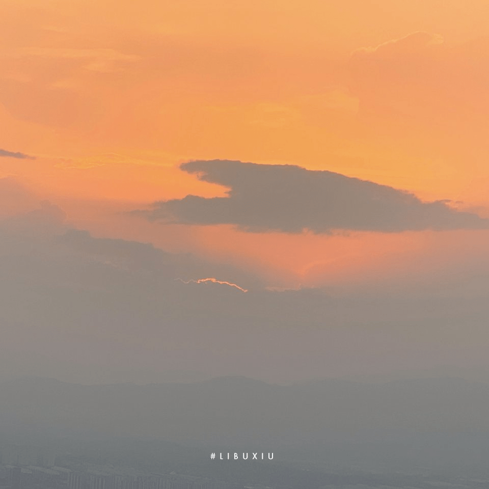 朋友圈背景图 丨炫彩天空