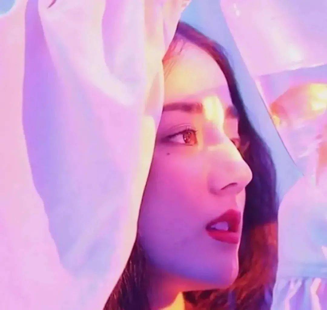 眼线|Jennie的爱心痣，金晨的“北斗七星妆”，原来有痣可以这么美