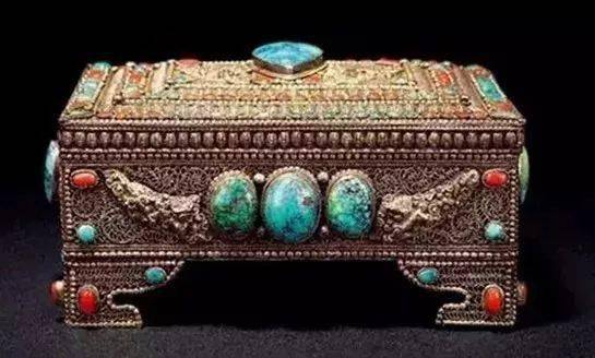 珠宝|有“毒”首饰盒别买！把珠宝都毁的不成样！4招教你买到最合适的首饰盒~