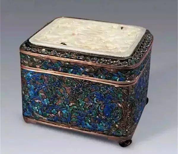 珠宝|有“毒”首饰盒别买！把珠宝都毁的不成样！4招教你买到最合适的首饰盒~