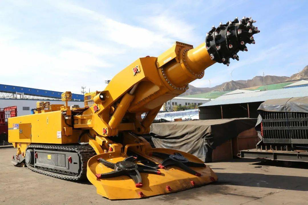 【科技创新】集团公司首台ebz260智能化无人悬臂式掘进机在塔山煤矿