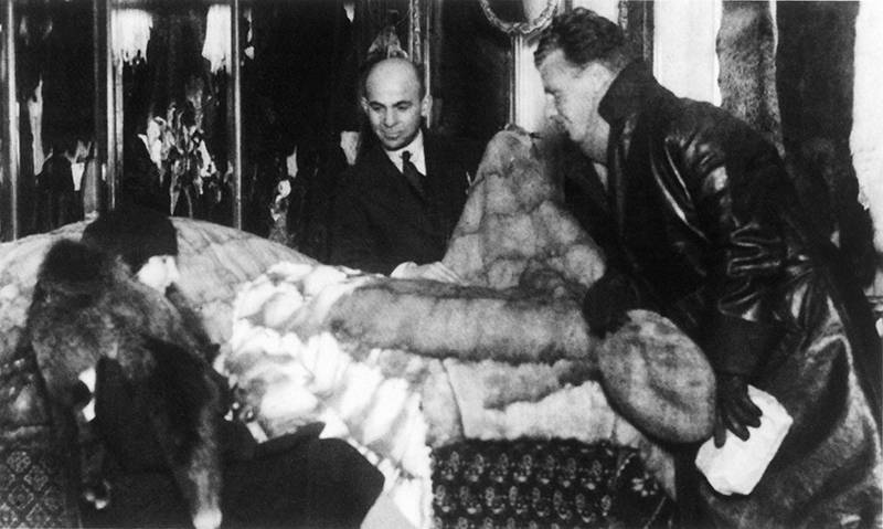 外宾|盛极一时的外宾商店，如何为苏联工业化聚敛黄金和外汇