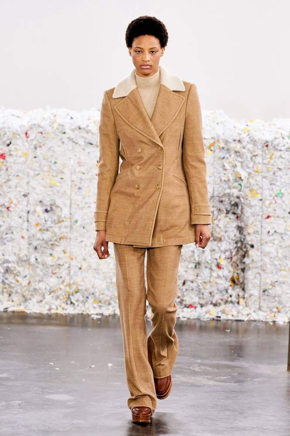 流行色|奶茶可以不喝，但奶茶色一定要拥有！（流行色之裸咖色）