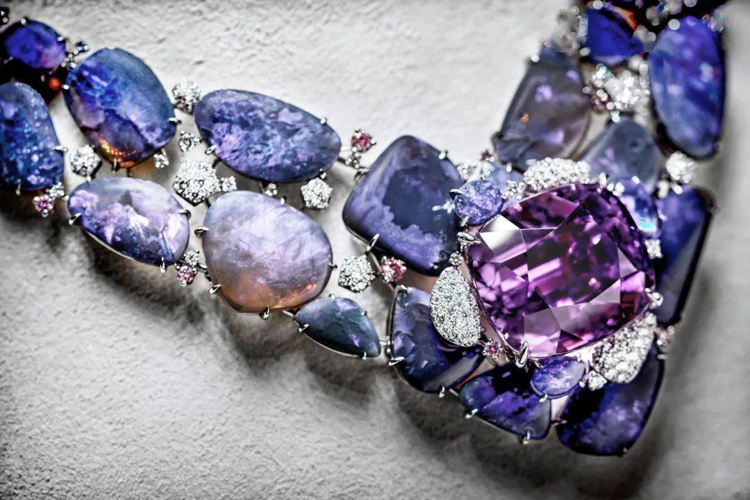 珠宝|看高级珠宝的心情，就像爱上金城武