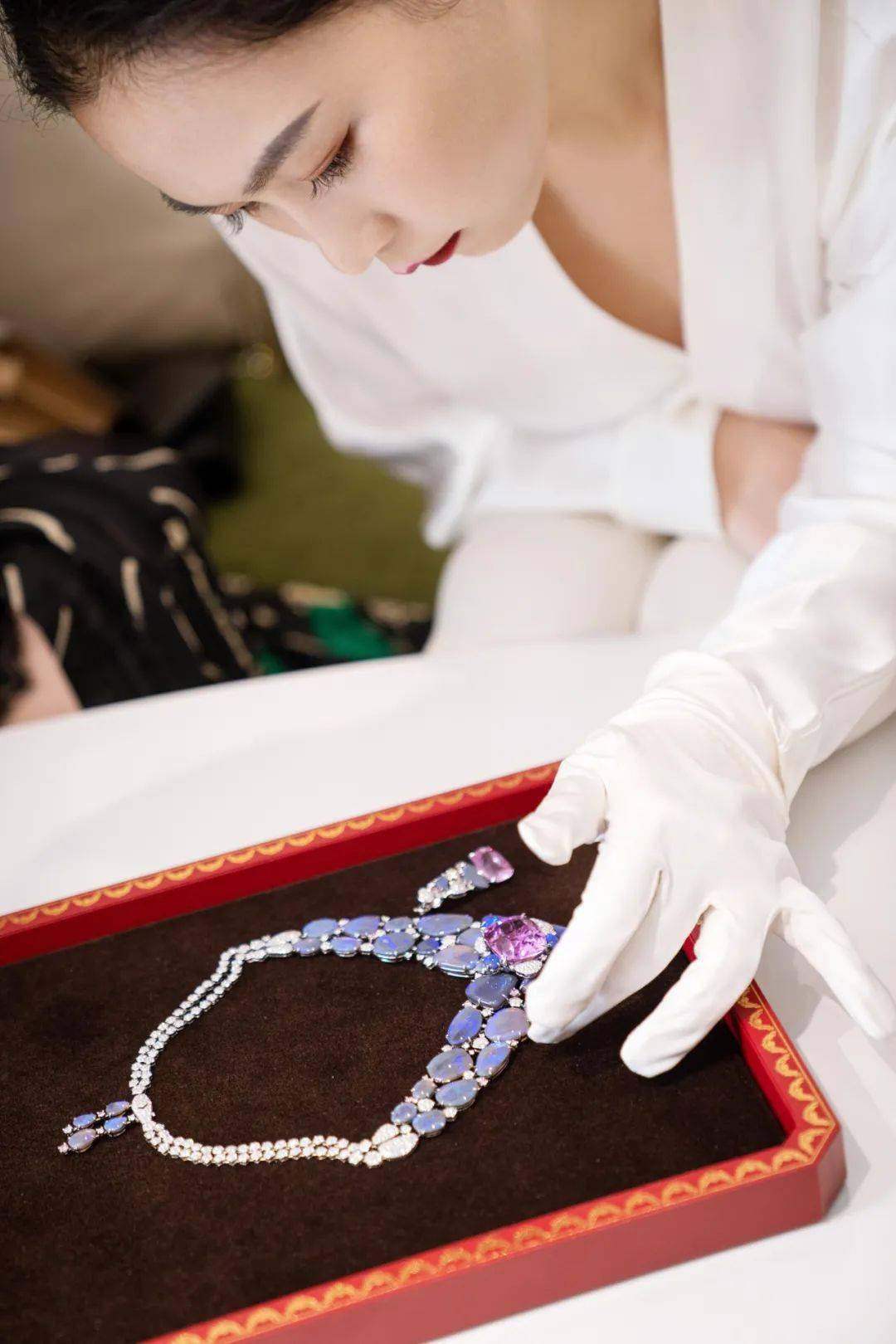 珠宝|看高级珠宝的心情，就像爱上金城武