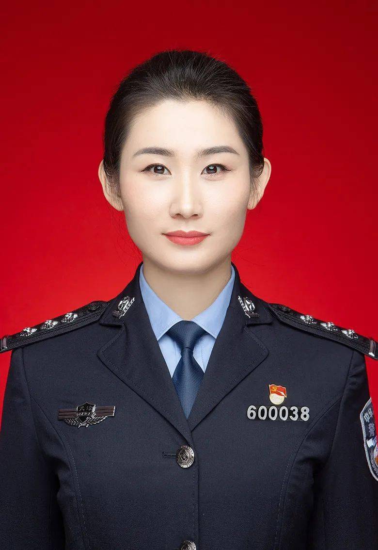 巾帼心向党建功新时代2020年度天津市最美女警投票评议活动已开启请为