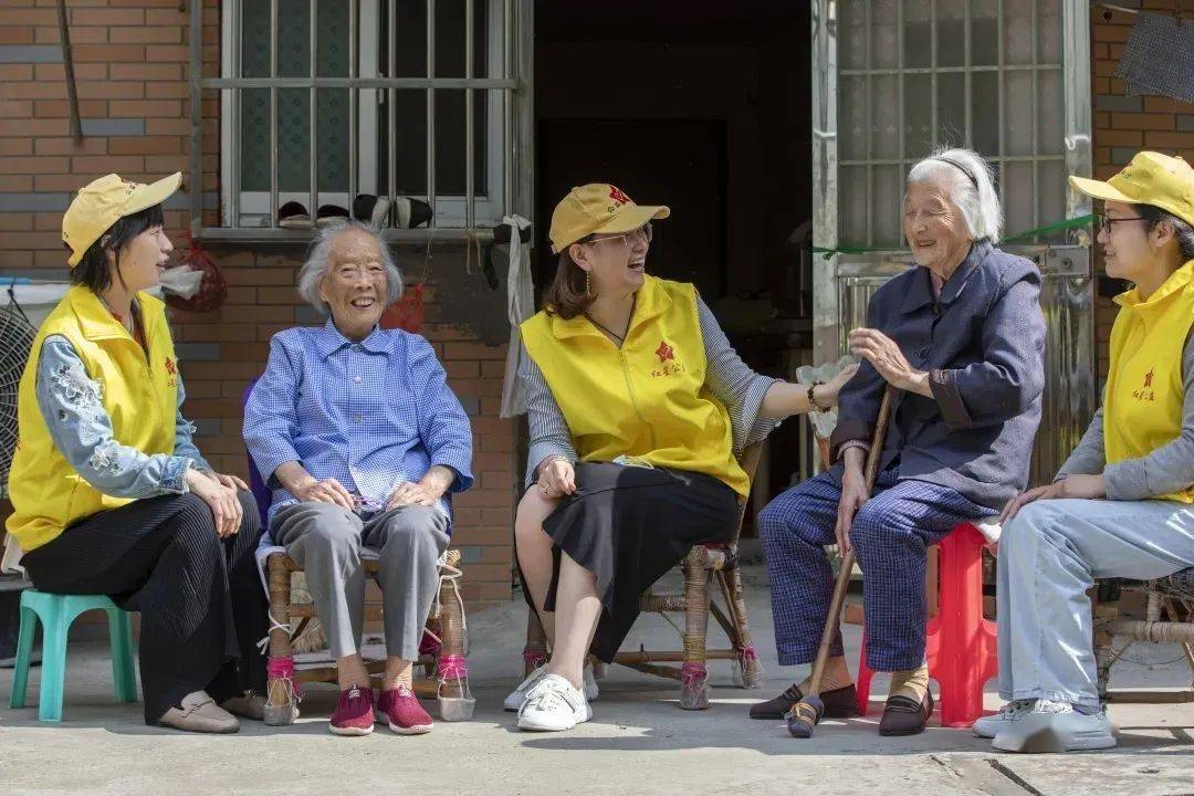 张家总人口_张家古楼