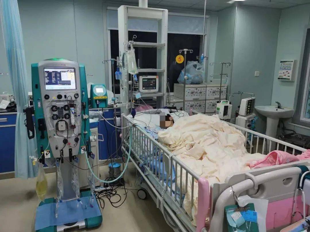 广东男孩吃完鱿鱼进icu抢救,看完你还敢这样保存食物吗?