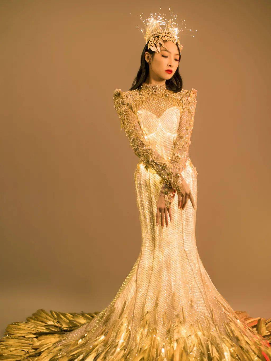 宋茜|八届金鹰女神盘点：宋茜时尚咖 唐嫣真爱表