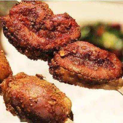 新疆|一口跨越3600公里！新疆正宗羊肉串新店开业买1送1！啤酒畅饮...