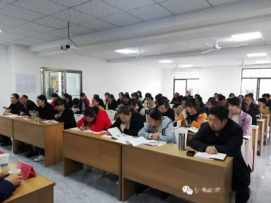 技术培训机构怎么找正规的 296cd6f72db14f19a8b72be6e0e3eae2.jpeg