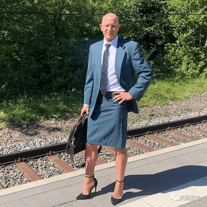 硬汉老爸爱上高跟鞋配短裙？长腿翘臀画风太妖娆