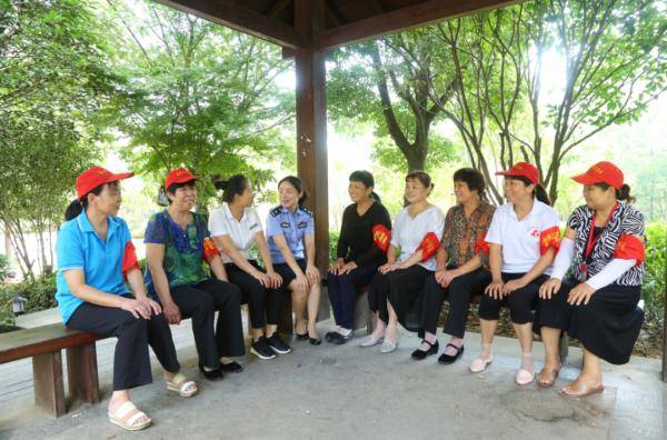 @iPhone|@iPhone12，蓝色，还是我们专业