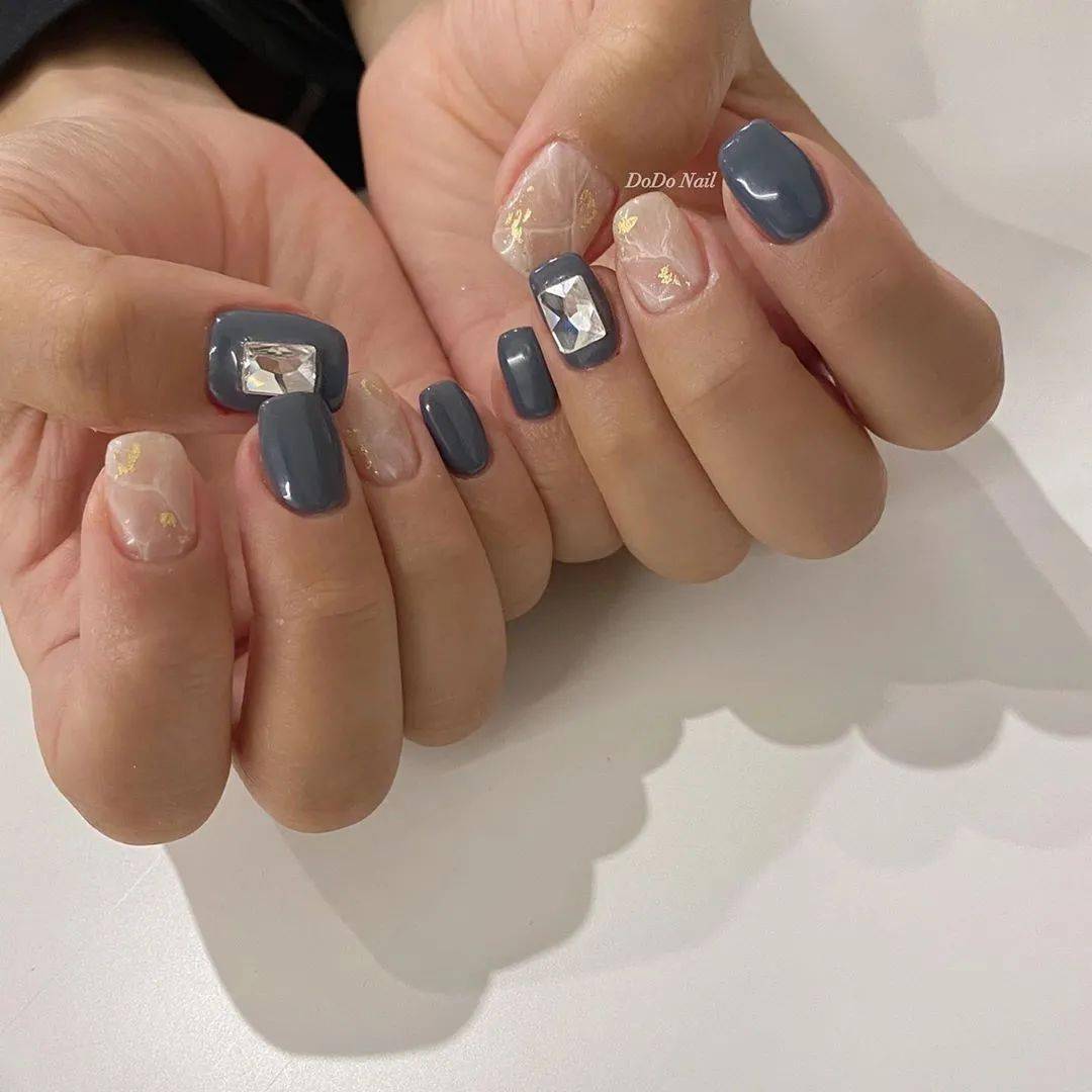 款式|每刻美丨两大流行款式的秋季美甲新鲜直达