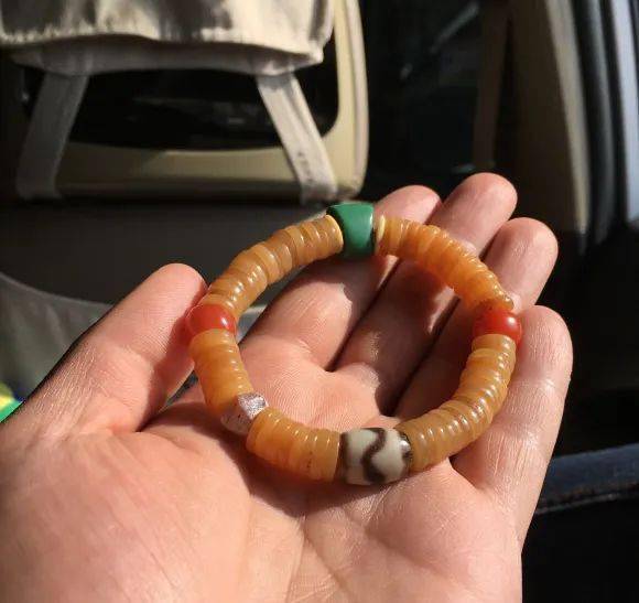 玩友|配饰顶流！有人说它是每个文玩人配串的梦想！价格却没想象中那么贵！