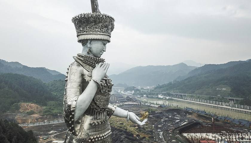 女神像|地方新闻精选 | 贵州贫困县回应建88米女神像：未用扶贫资金 东北大学清退52名博士生