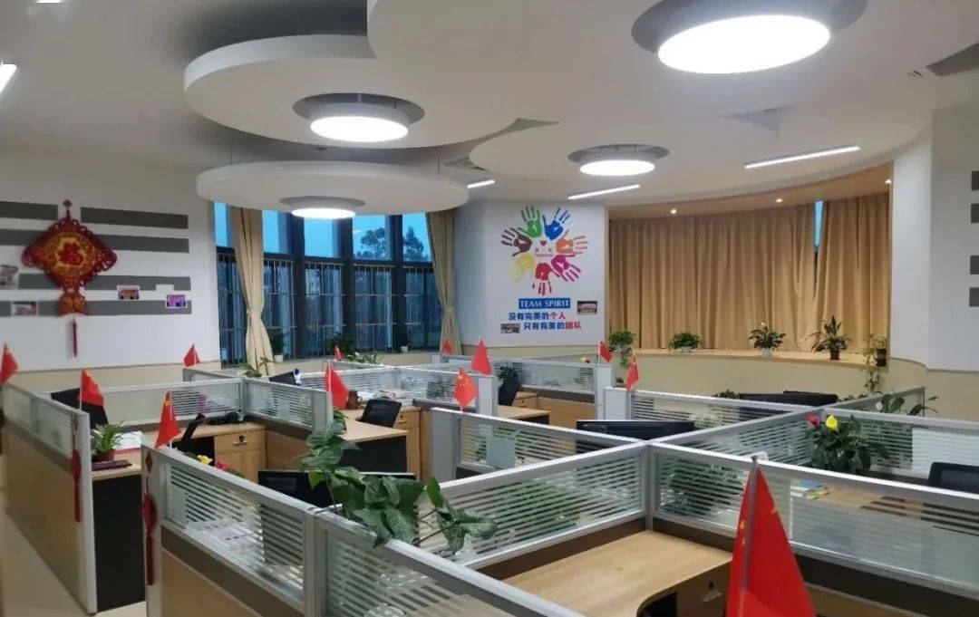 营造优美办公环境展现良好精神风貌电白一小开展最美教师办公室评比