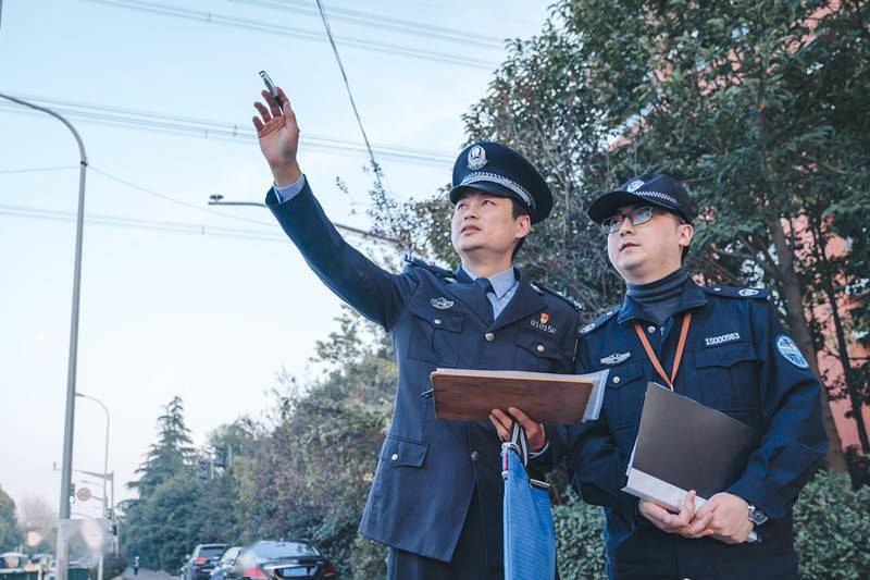 民警第七次人口普查_第七次人口普查图片(3)