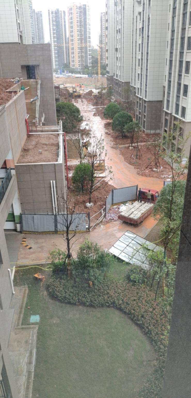 地库上人口_地库柱上板带涂刷图片