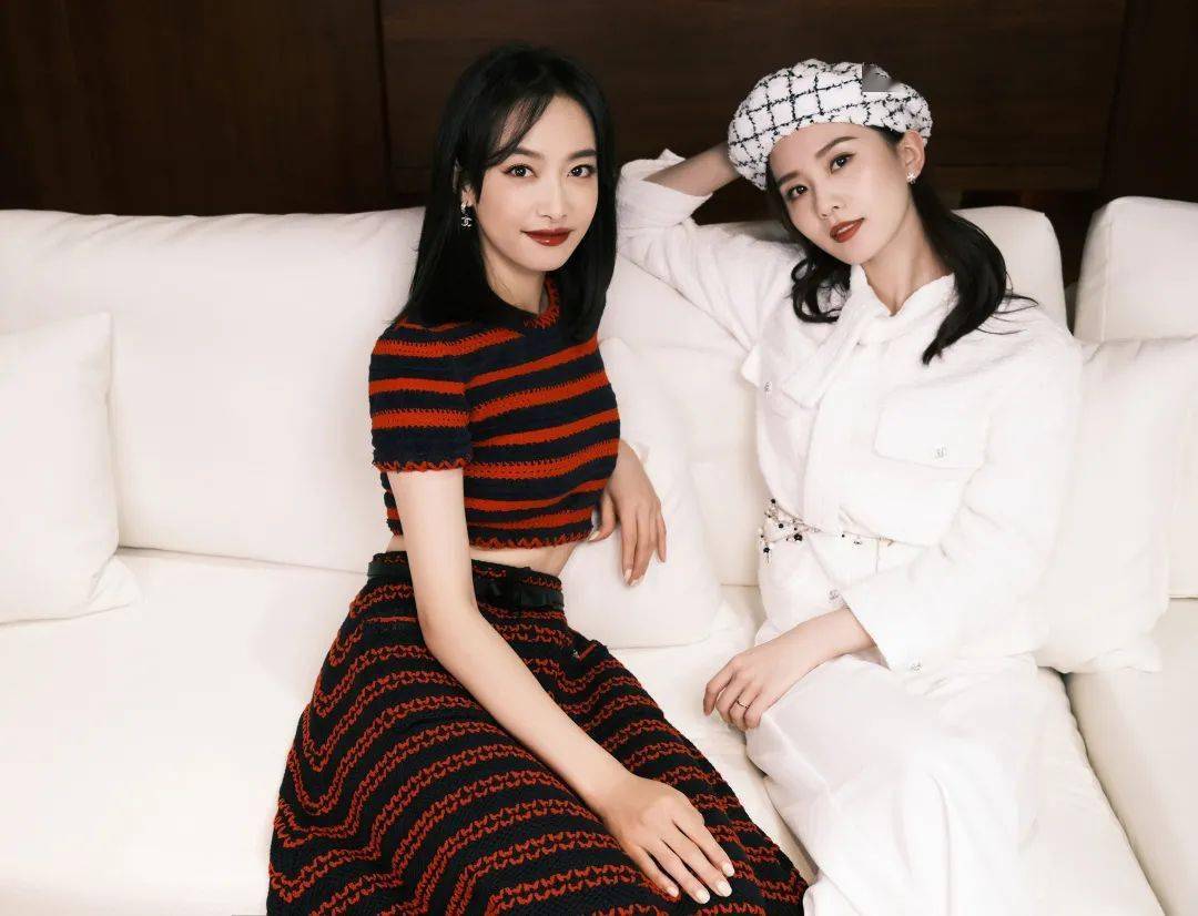 香奈儿|宋茜刘诗诗罕见同框 却不经意被TA给抢了风头！