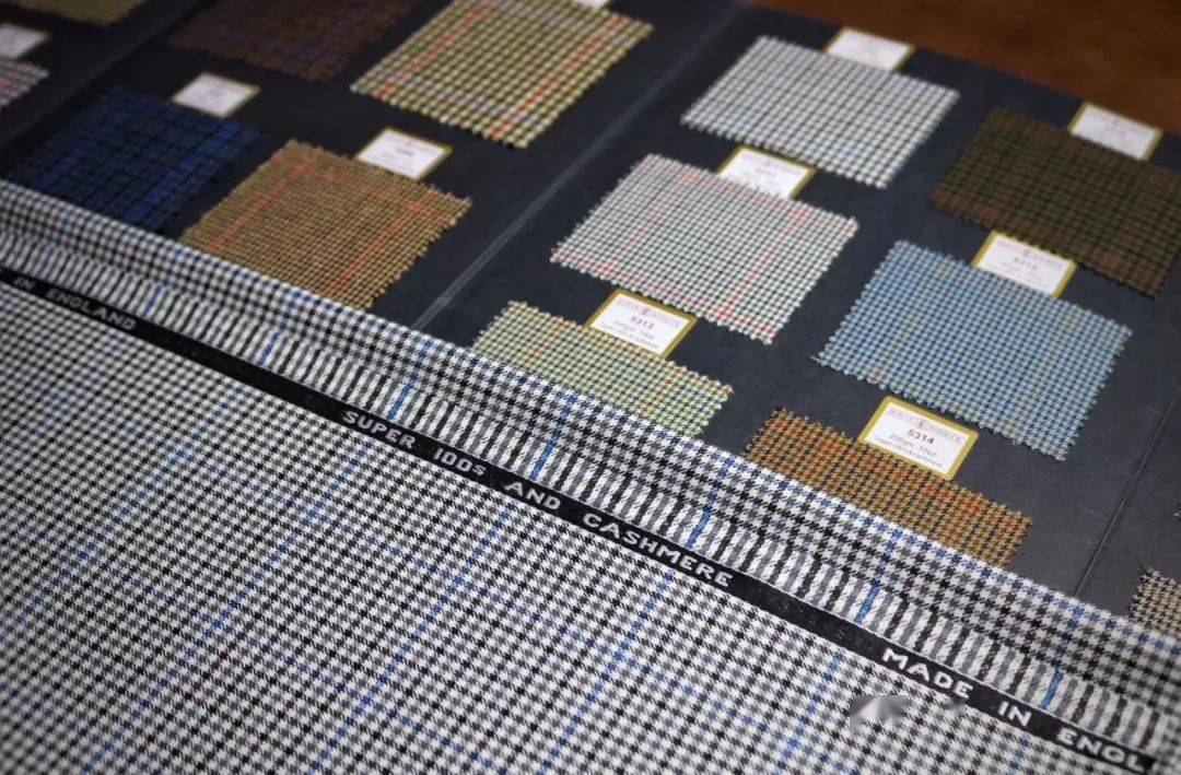 定制|镜·西服高级定制！专属、精致、时尚、优雅~