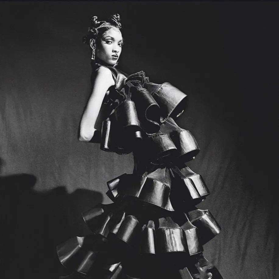 Noir|谁的粉色浴花？实验系设计鬼才Noir Kei Ninomiya用黑与粉打开你的少女心