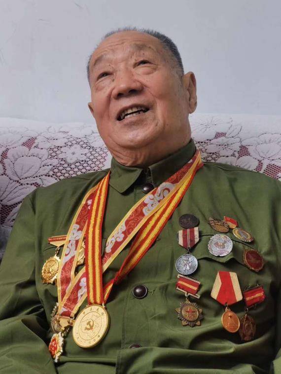 90岁抗美援朝老兵郝吉祥:我亲眼目睹了战友邱少云的牺牲