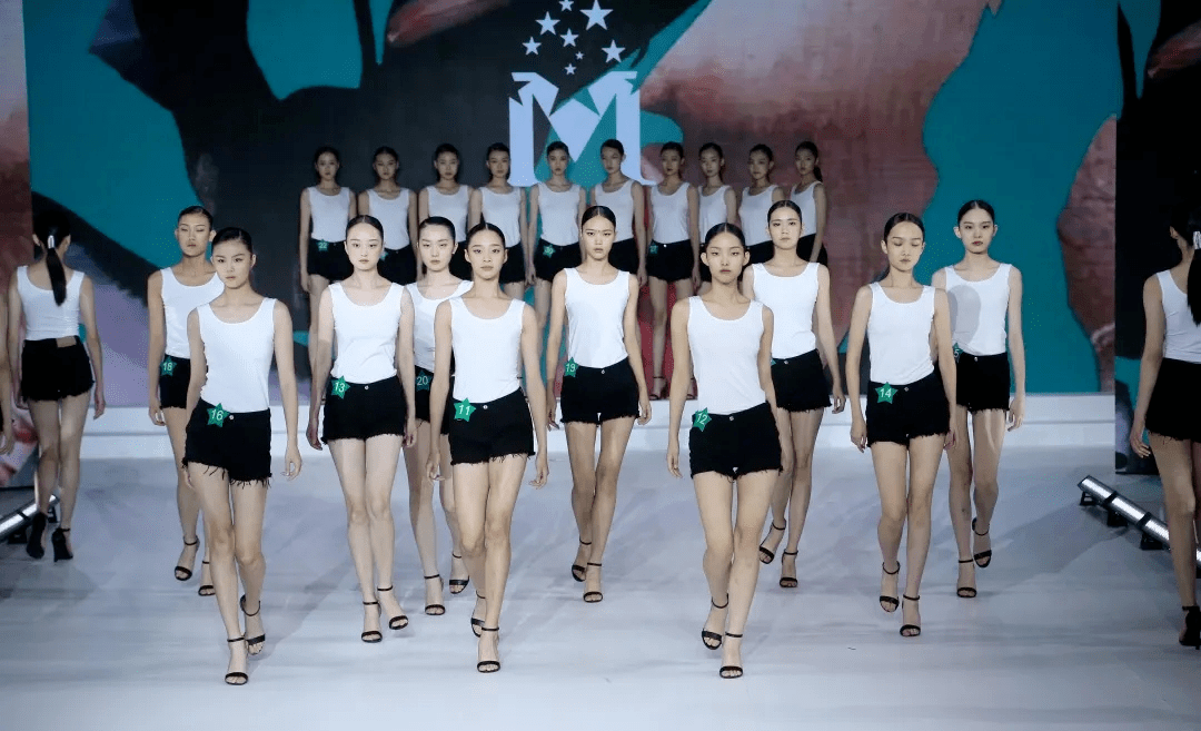 第二十六届中国模特之星大赛全国总决赛落幕七色风选送的董成伟彭奕思