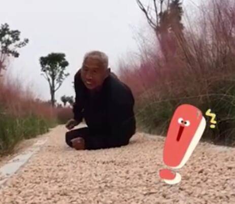 老兵|英姿不减当年！73岁退伍兵拍匍匐前进视频，网友：英雄不老