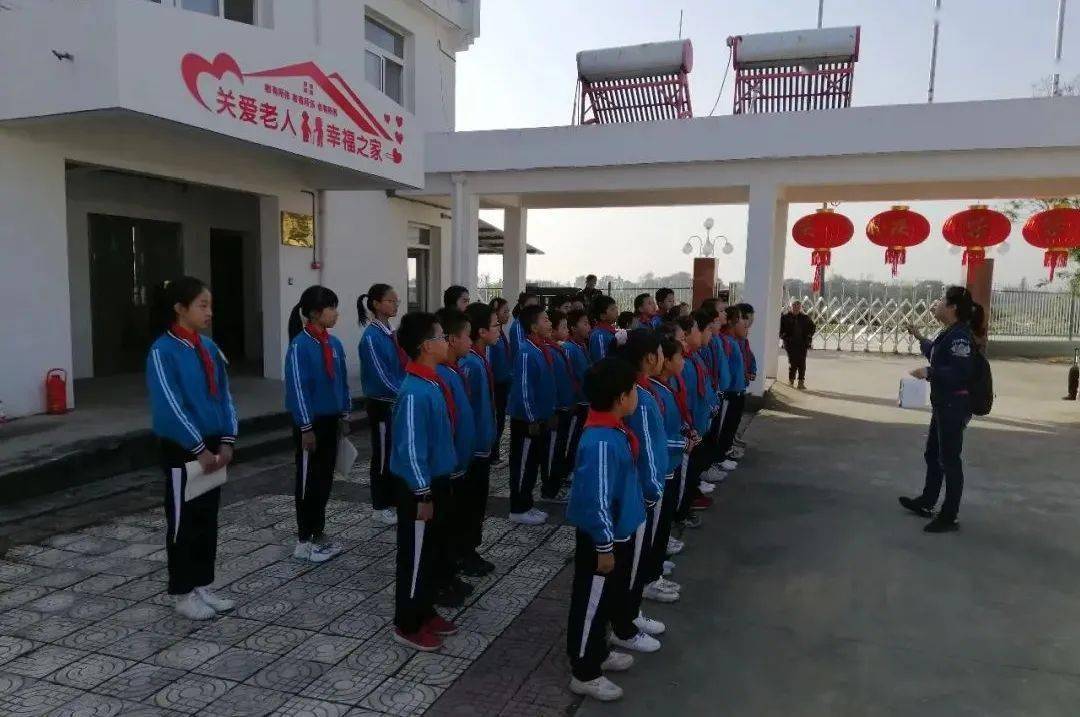 东至县胜利镇中心小学开展"九九重阳节,敬老我践行"主题系列活动